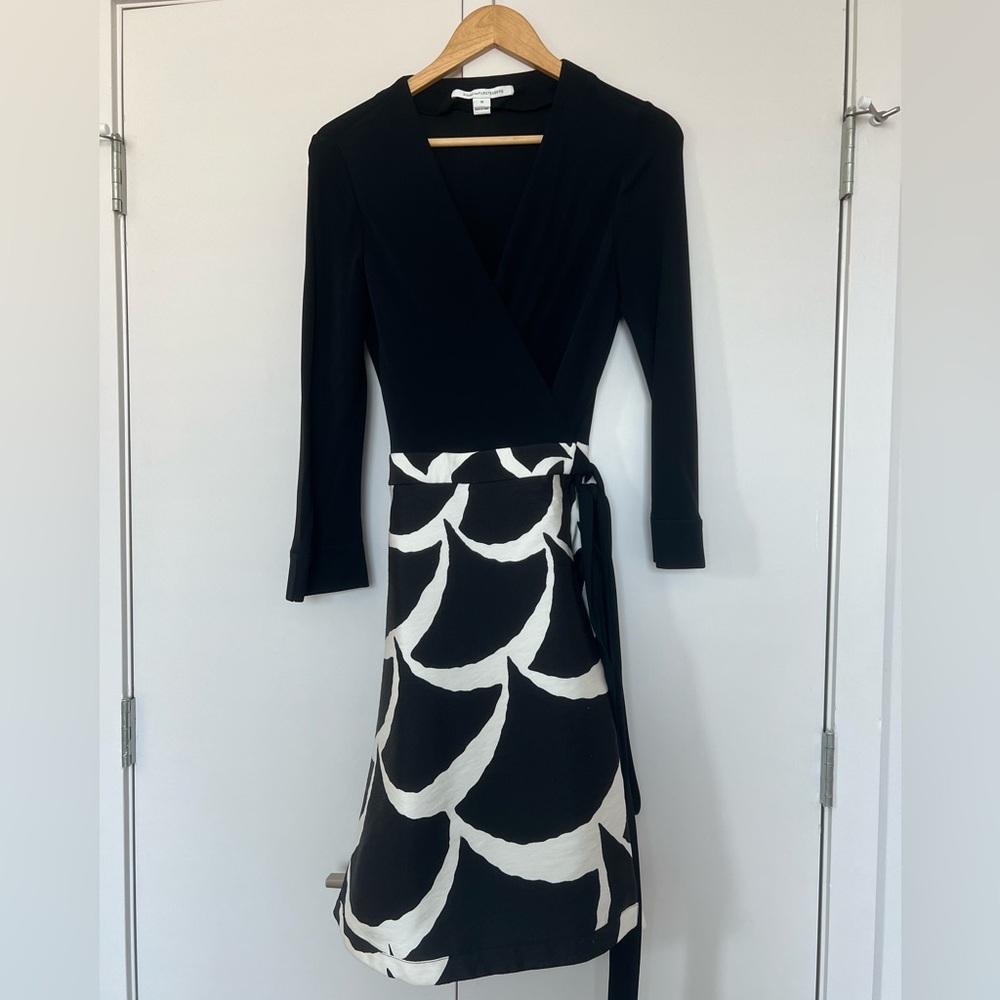 Diane von Furstenberg Cocktail Wrap Dress 10 Black and White